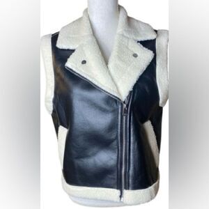 New Look Womens Black White Sleeveless Faux Leather Sherpa Vest Coat Medium NWT